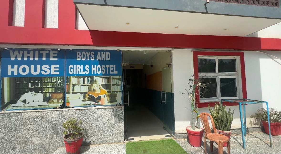 White House Boys Hostel Gallery Image 4
